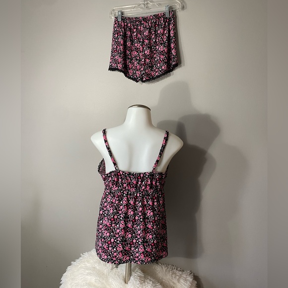 Renee Rofé Sleepwear Short Set
Size Medium 
Comfort Sexy - Picture 3 of 5